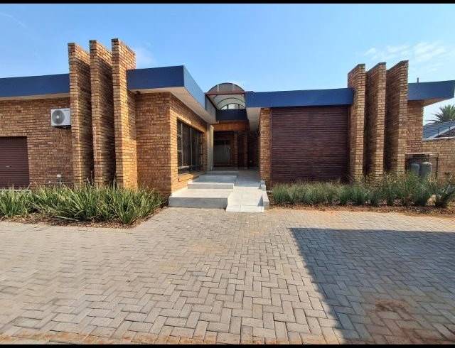 4 BEDROOM HOUSE FOR SALE IN VANDERBIJLPARK SE 3